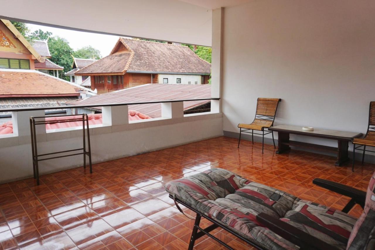 Manee Guesthouse And Record บ้านมานี Chiang Mai Exterior foto