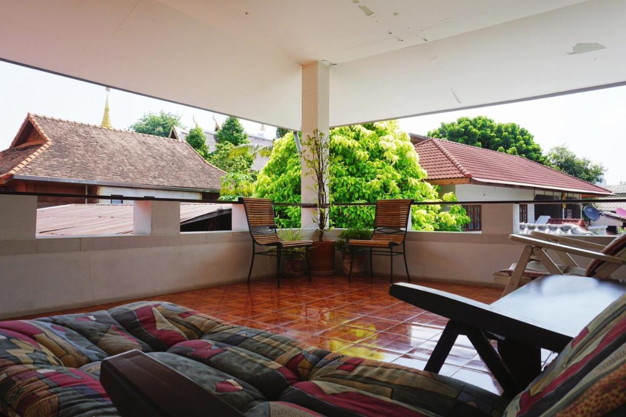Manee Guesthouse And Record บ้านมานี Chiang Mai Exterior foto