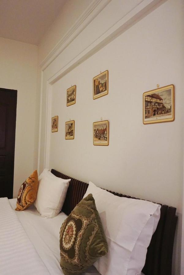 Manee Guesthouse And Record บ้านมานี Chiang Mai Exterior foto